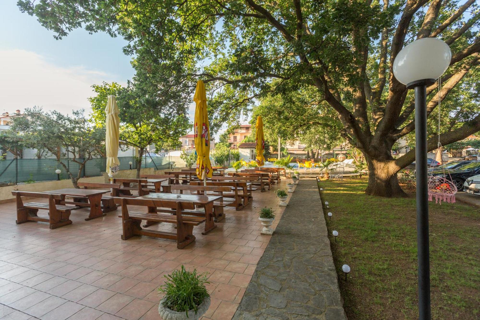 Biergarten Medulin Exteriér fotografie