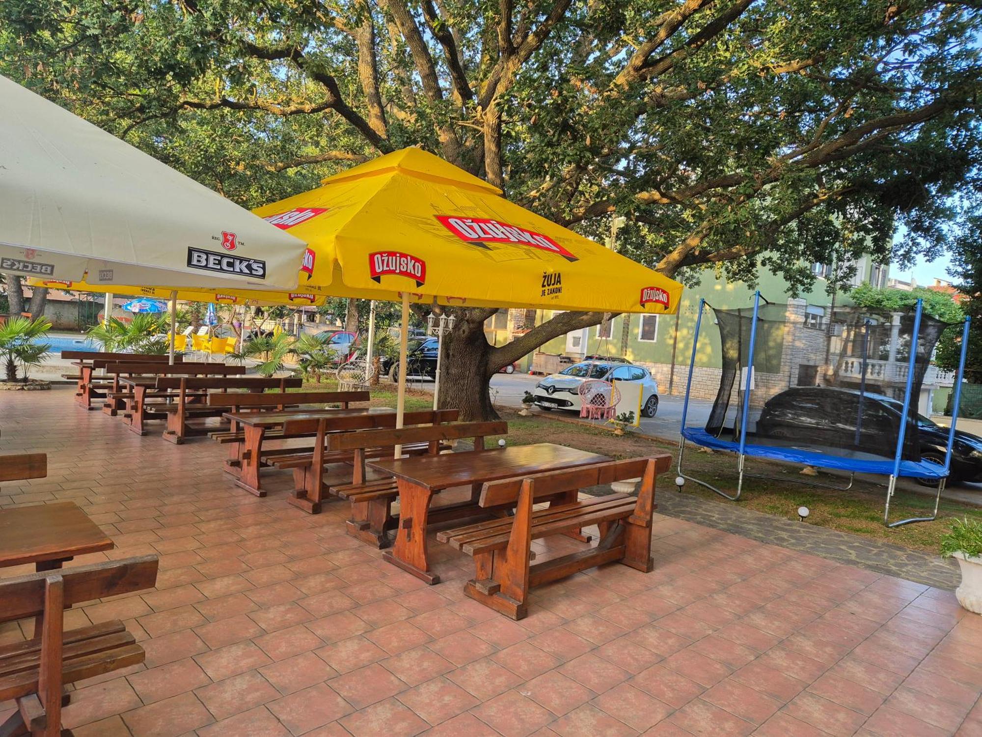 Biergarten Medulin Exteriér fotografie
